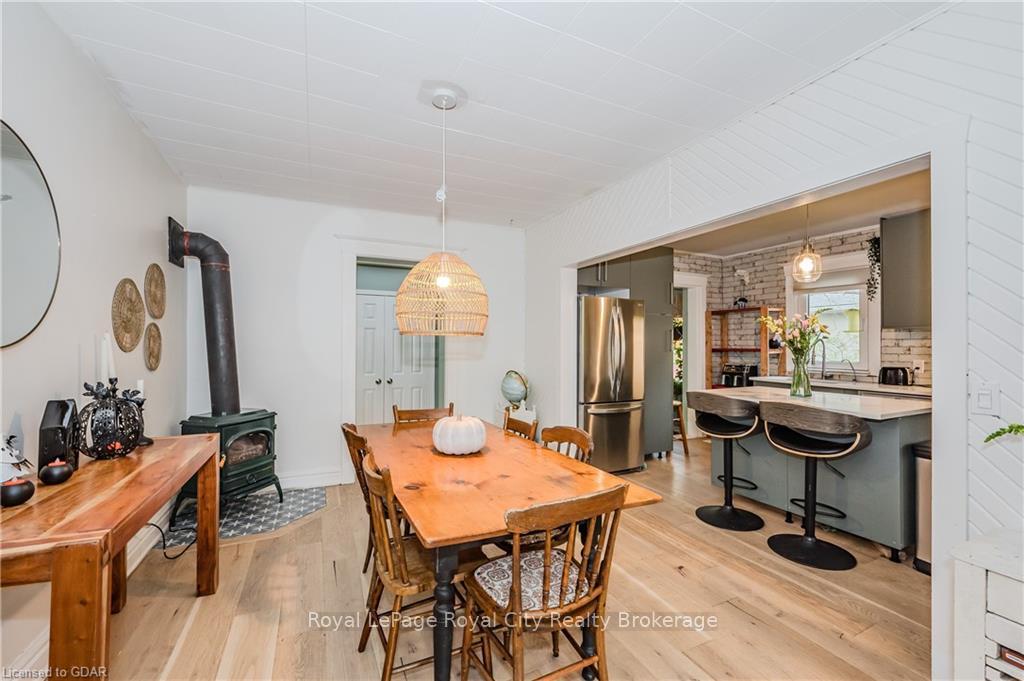 Photo 9 of 39 Raglan Street, Guelph, Junction/Onward Willow — HOMEH