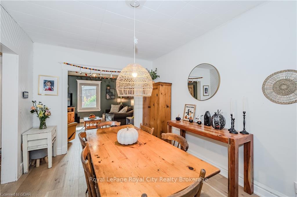 Photo 10 of 39 Raglan Street, Guelph, Junction/Onward Willow — HOMEH