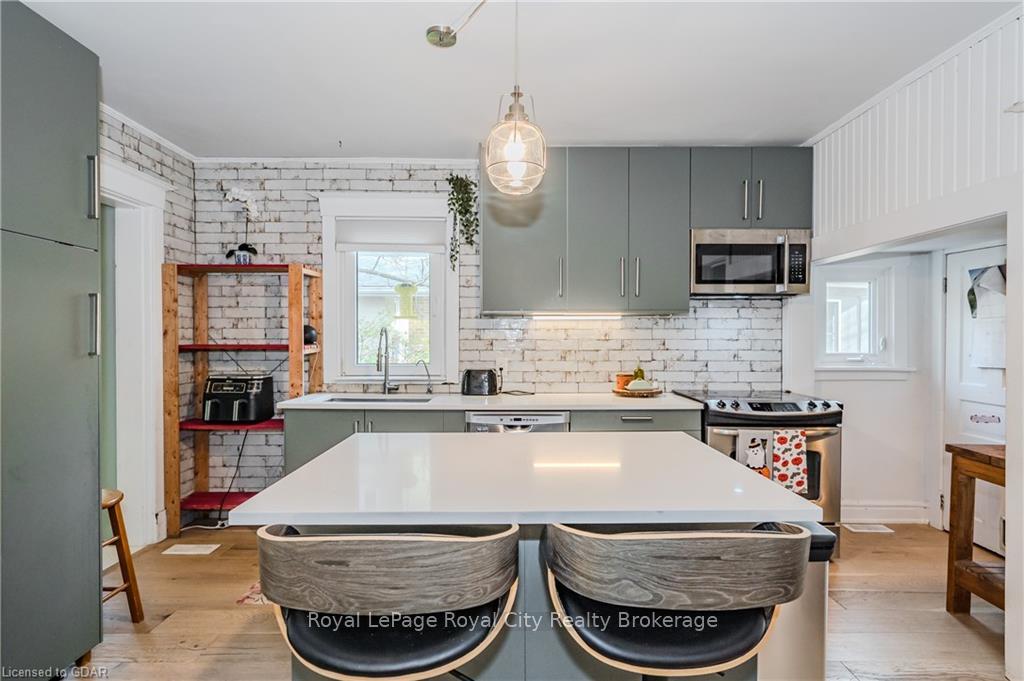 Photo 11 of 39 Raglan Street, Guelph, Junction/Onward Willow — HOMEH