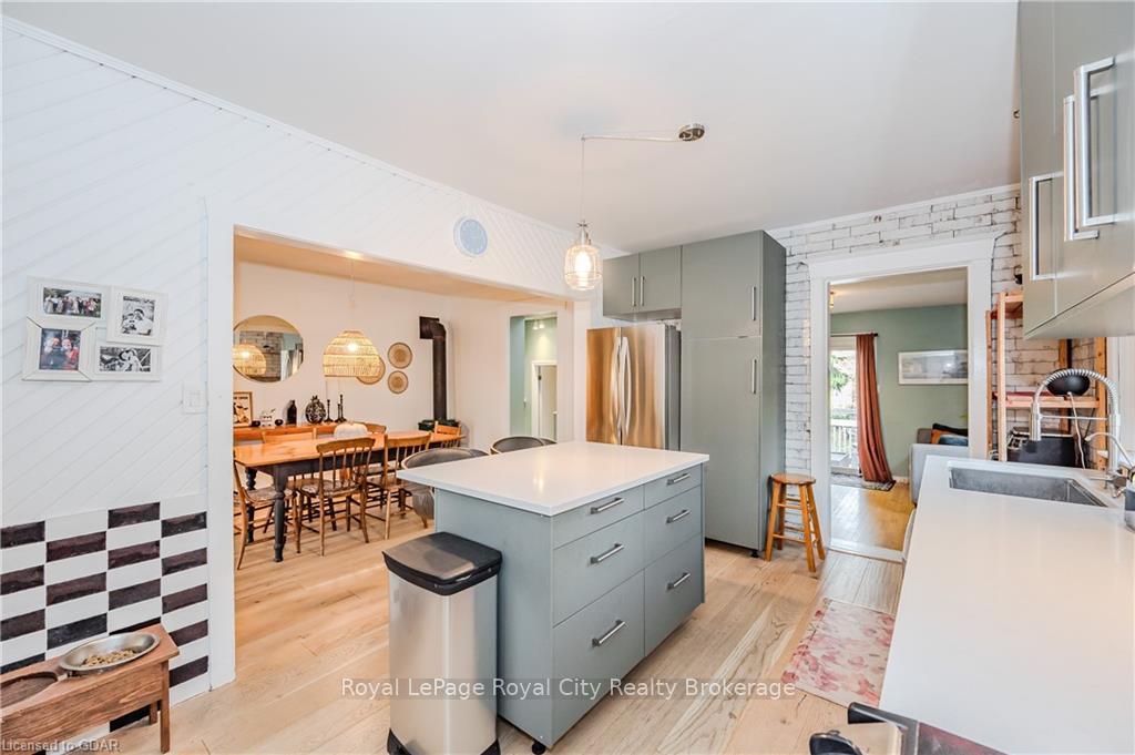 Photo 15 of 39 Raglan Street, Guelph, Junction/Onward Willow — HOMEH