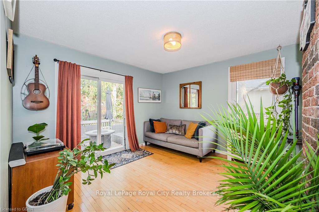 Photo 17 of 39 Raglan Street, Guelph, Junction/Onward Willow — HOMEH
