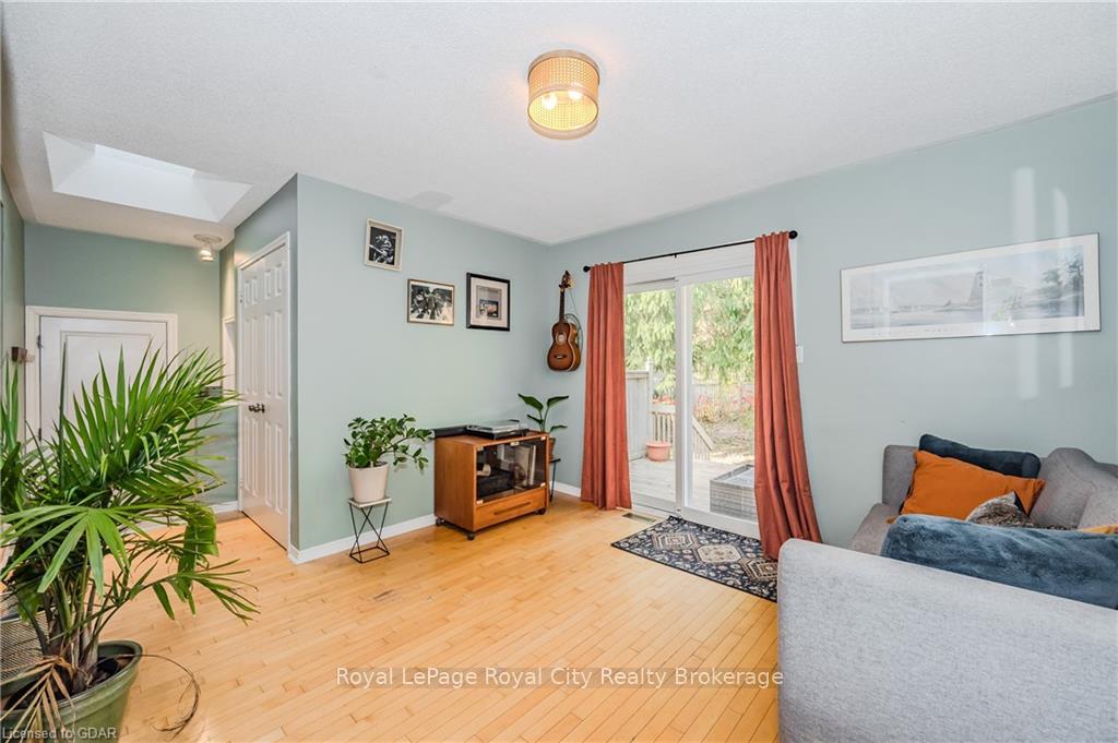 Photo 18 of 39 Raglan Street, Guelph, Junction/Onward Willow — HOMEH