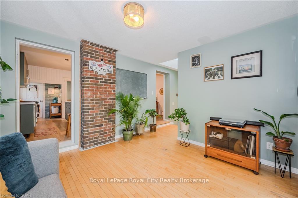 Photo 19 of 39 Raglan Street, Guelph, Junction/Onward Willow — HOMEH