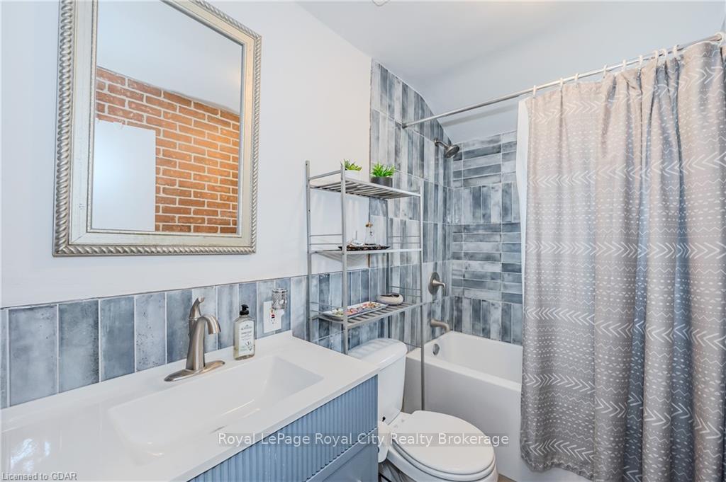 Photo 24 of 39 Raglan Street, Guelph, Junction/Onward Willow — HOMEH