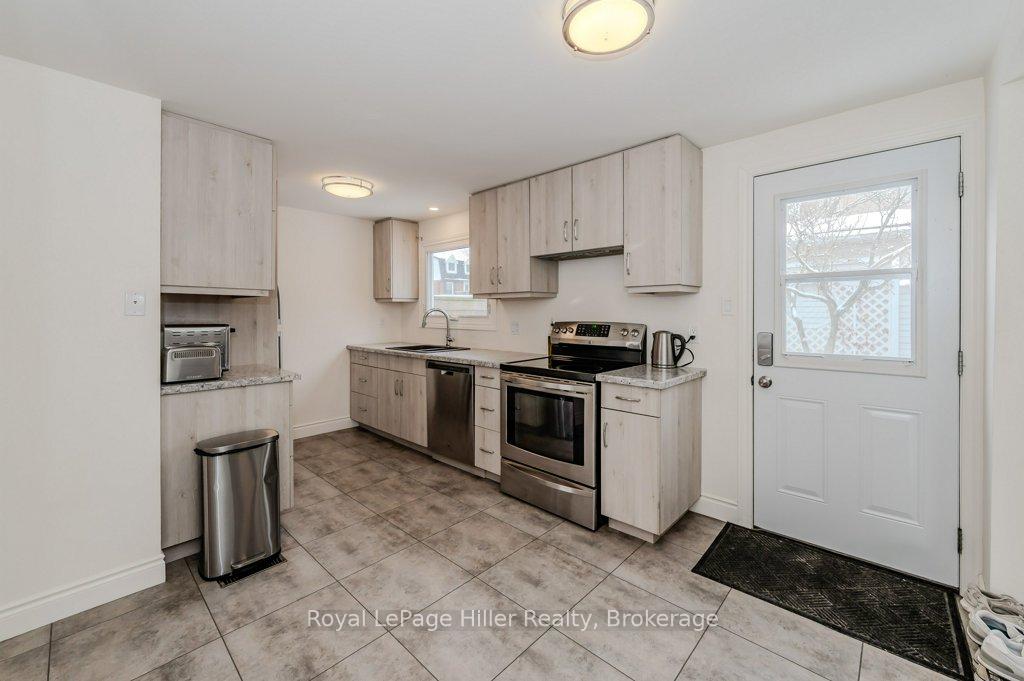Photo 8 of 43 Steffler Drive, Guelph, Kortright West — HOMEH