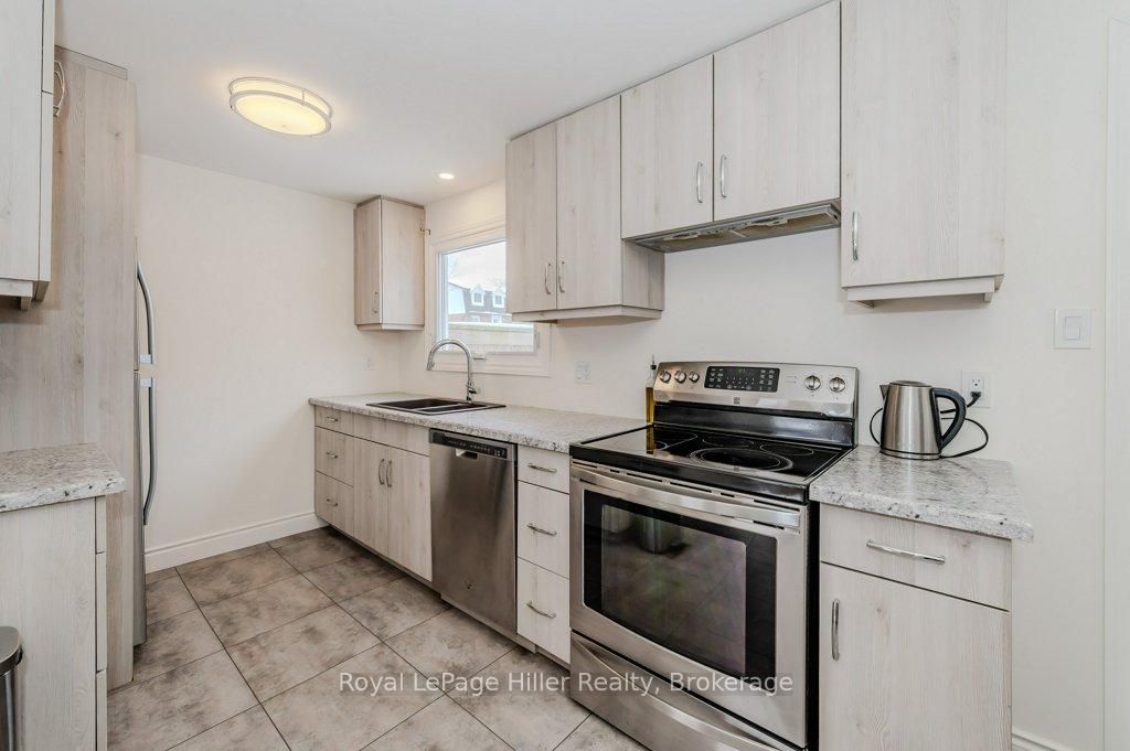 Photo 9 of 43 Steffler Drive, Guelph, Kortright West — HOMEH