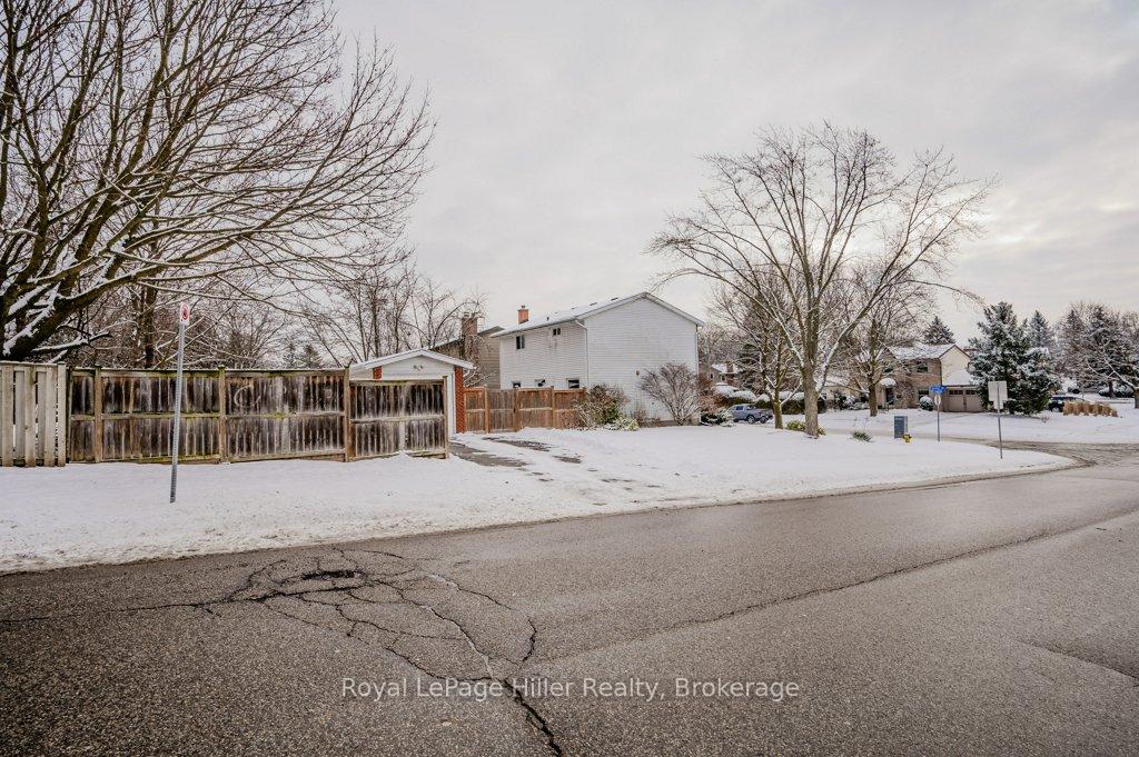 Photo 31 of 43 Steffler Drive, Guelph, Kortright West — HOMEH