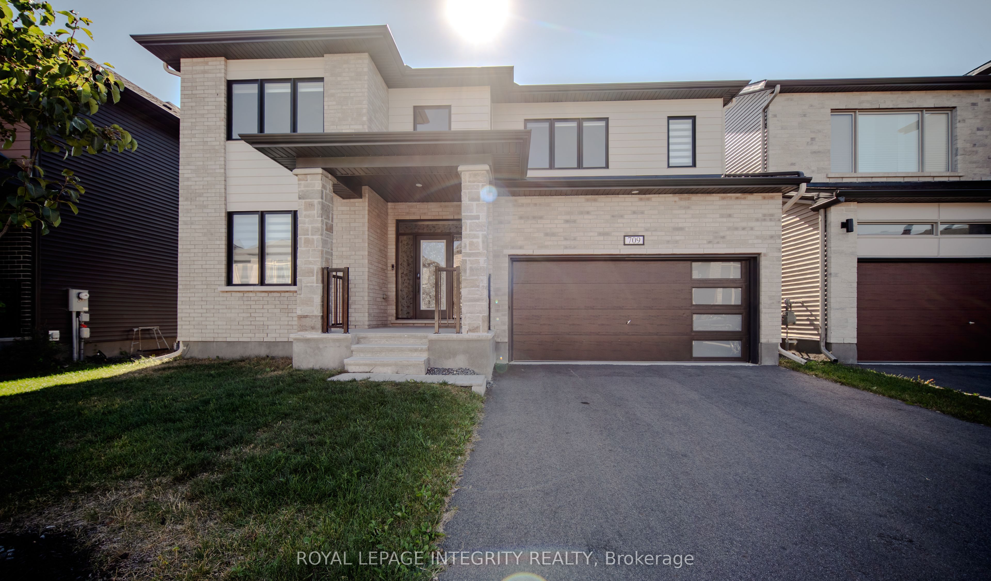 Photo 2 of 709 Fenwick Way, Ottawa, Barrhaven - Stonebridge — HOMEH