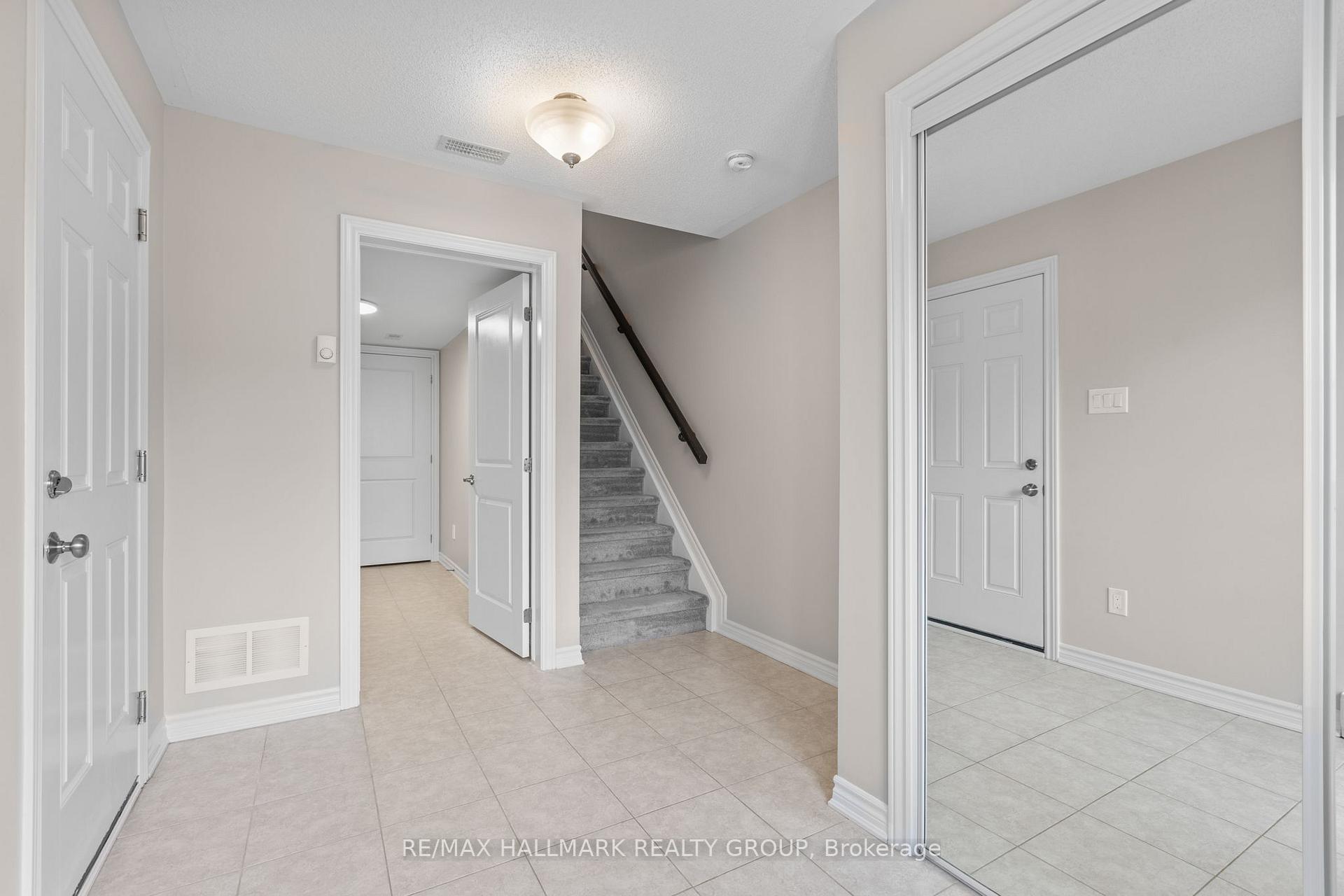 Photo 9 of 463 White Arctic Avenue, Ottawa, Barrhaven - Half Moon Bay — HOMEH