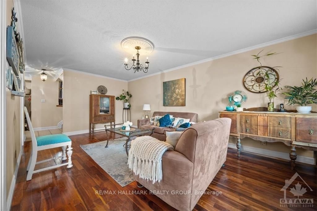 Photo 5 of 31 Equestrian Drive, Ottawa, Kanata - Bridlewood — HOMEH