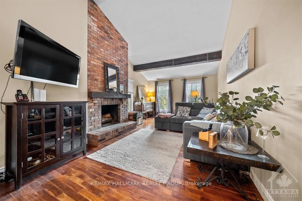 Photo 13 of 31 Equestrian Drive, Ottawa, Kanata - Bridlewood — HOMEH