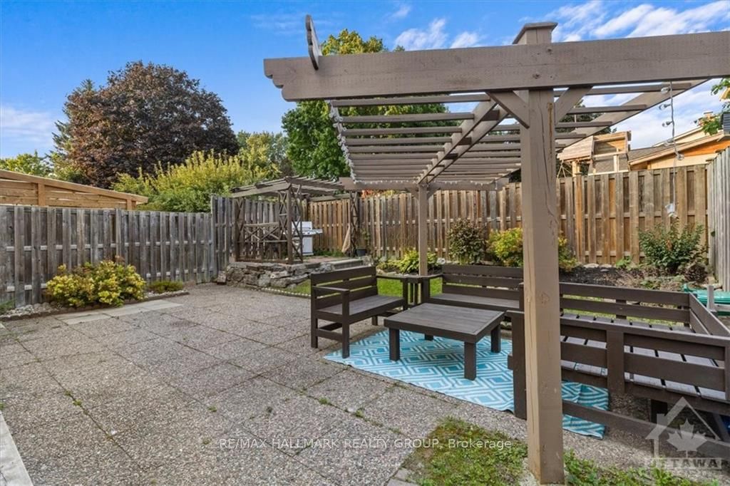 Photo 24 of 31 Equestrian Drive, Ottawa, Kanata - Bridlewood — HOMEH