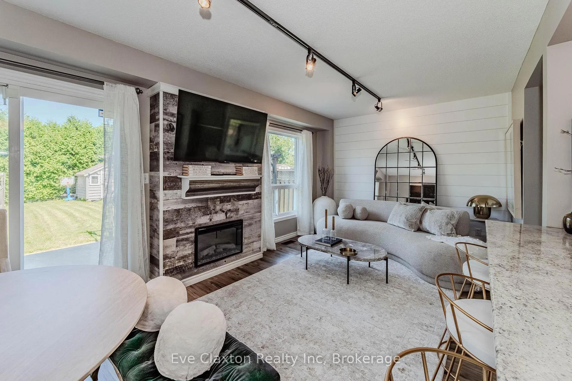 Photo 3 of 9 Mccurdy Road, Guelph, Kortright West — HOMEH