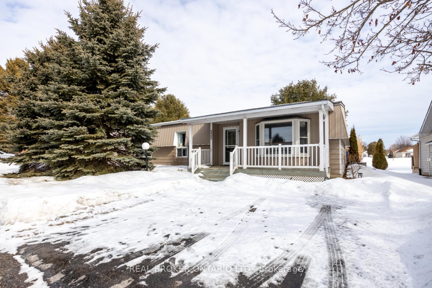 Photo 2 of 232 Wilmot Trail, Clarington, Bowmanville — HOMEH