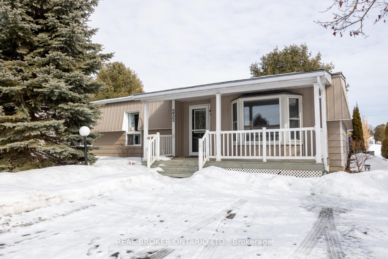 Photo 3 of 232 Wilmot Trail, Clarington, Bowmanville — HOMEH