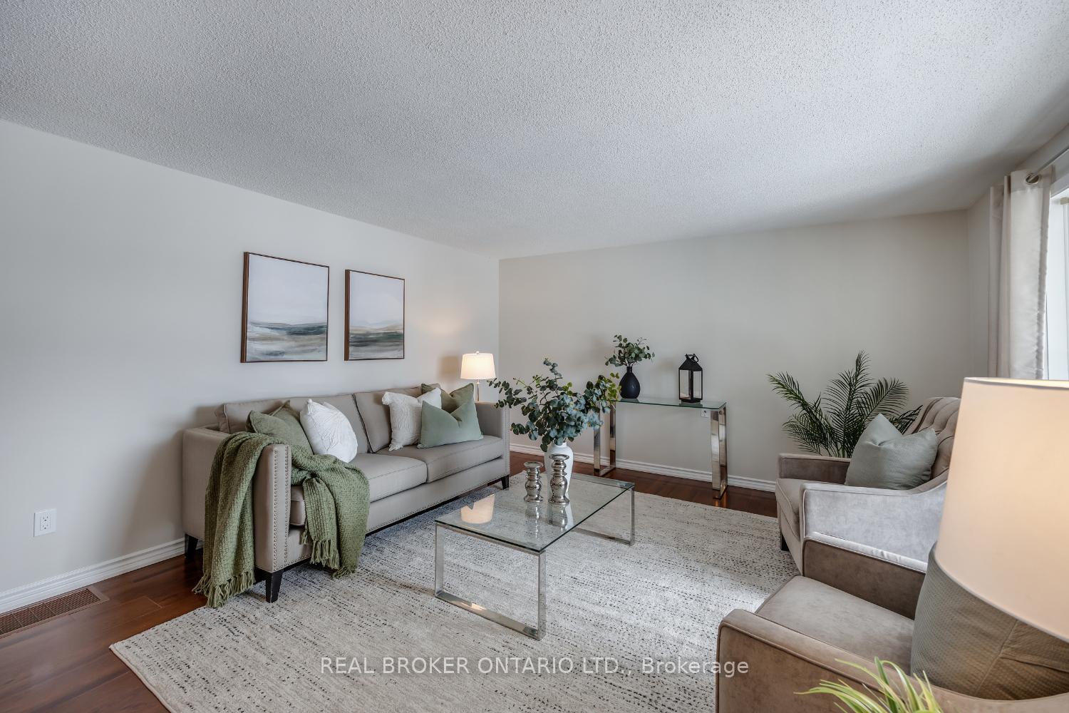 Photo 8 of 232 Wilmot Trail, Clarington, Bowmanville — HOMEH