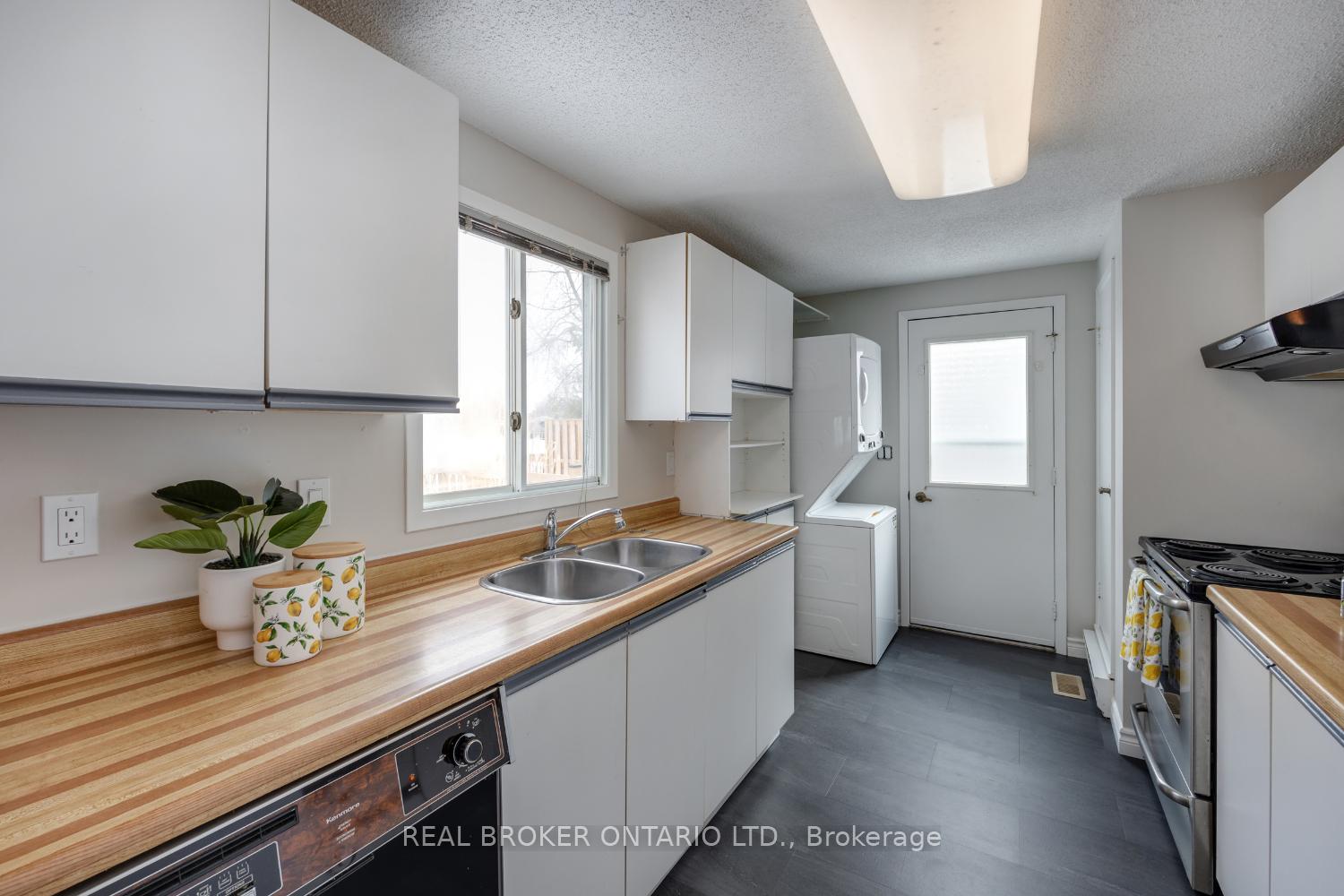 Photo 11 of 232 Wilmot Trail, Clarington, Bowmanville — HOMEH