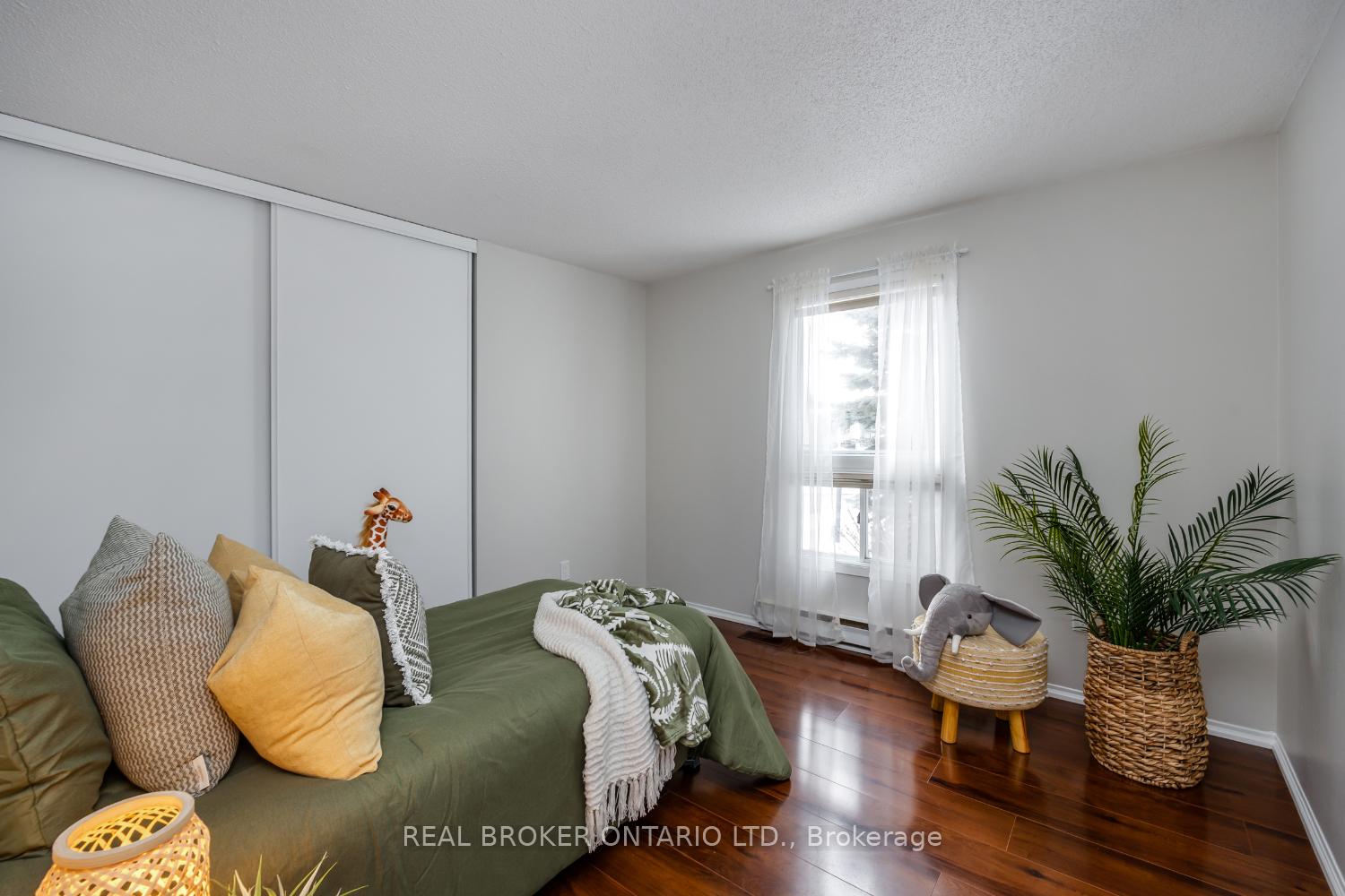 Photo 18 of 232 Wilmot Trail, Clarington, Bowmanville — HOMEH