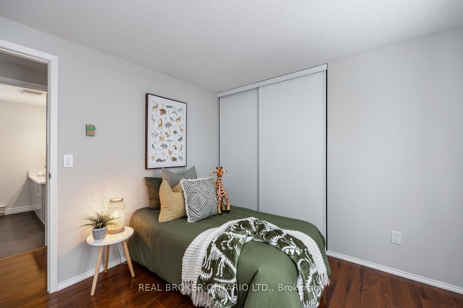 Photo 19 of 232 Wilmot Trail, Clarington, Bowmanville — HOMEH