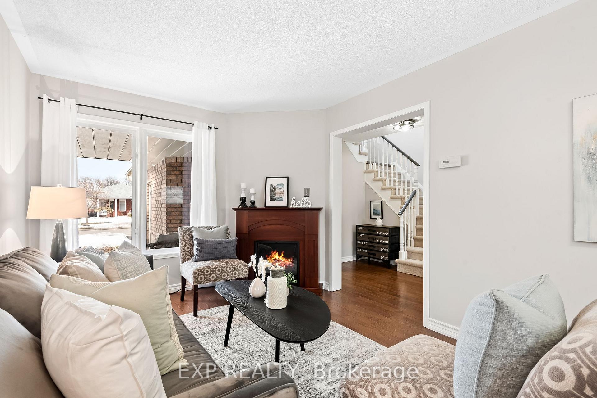 Photo 8 of 23 John Walter Crescent, Clarington, Courtice — HOMEH
