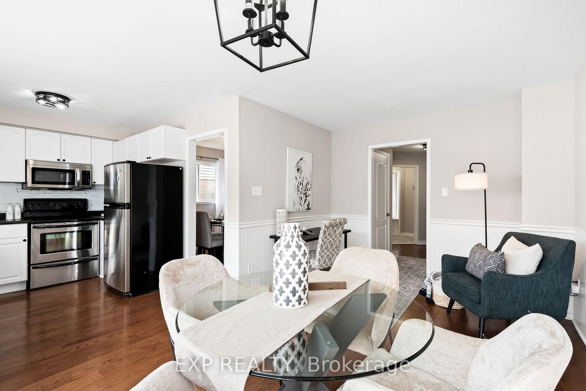 Photo 15 of 23 John Walter Crescent, Clarington, Courtice — HOMEH
