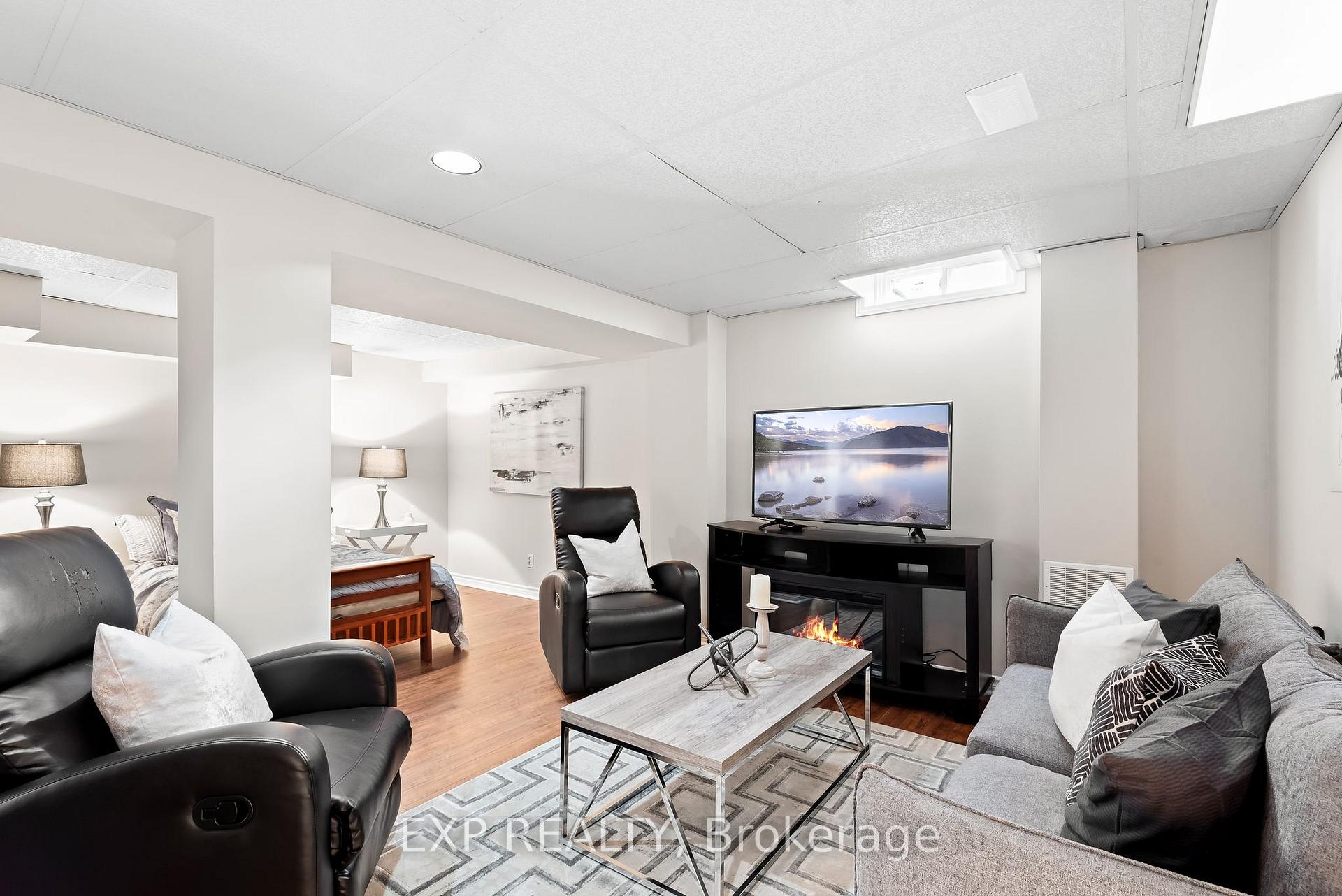 Photo 37 of 23 John Walter Crescent, Clarington, Courtice — HOMEH