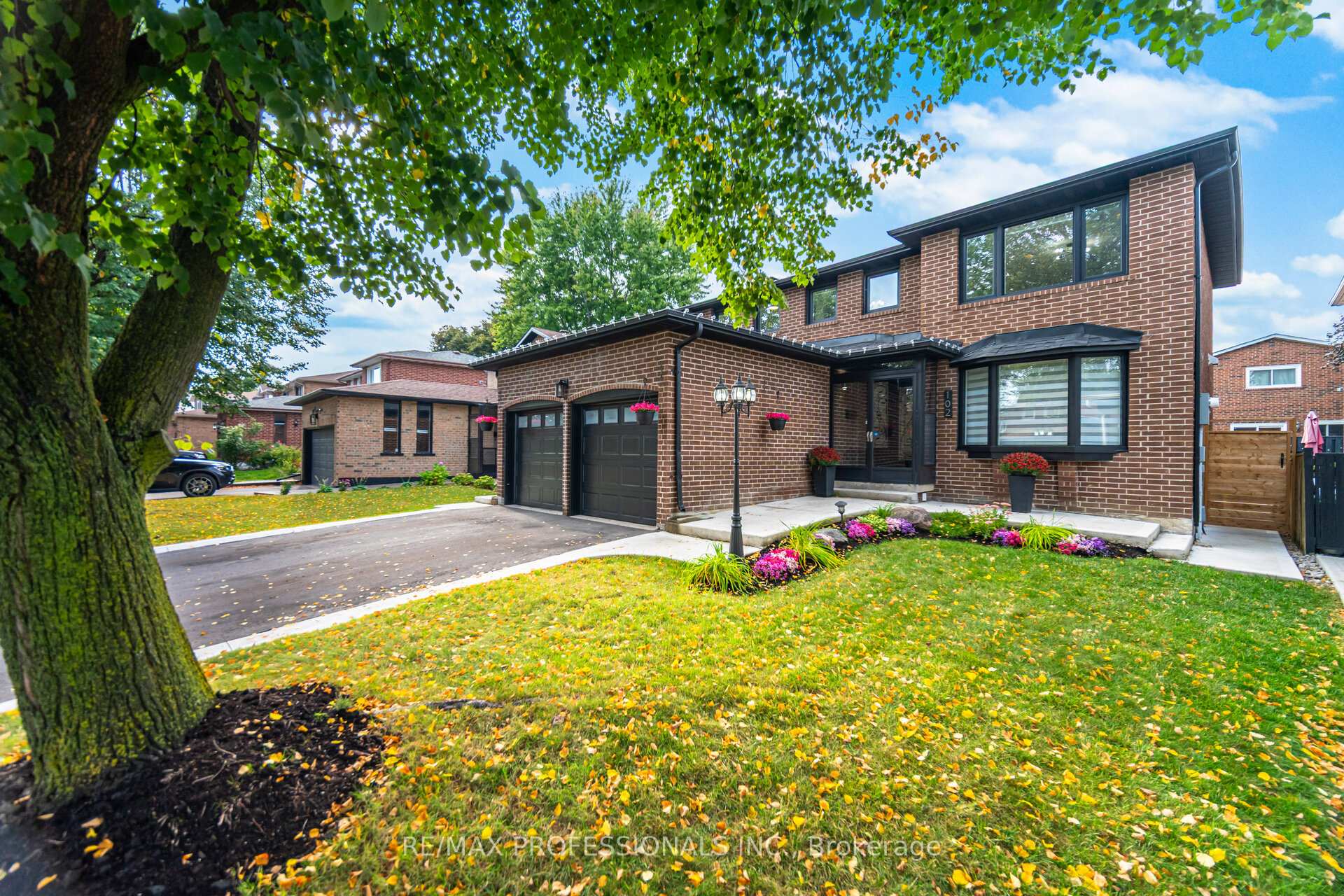 Front of 102 Tanager Square