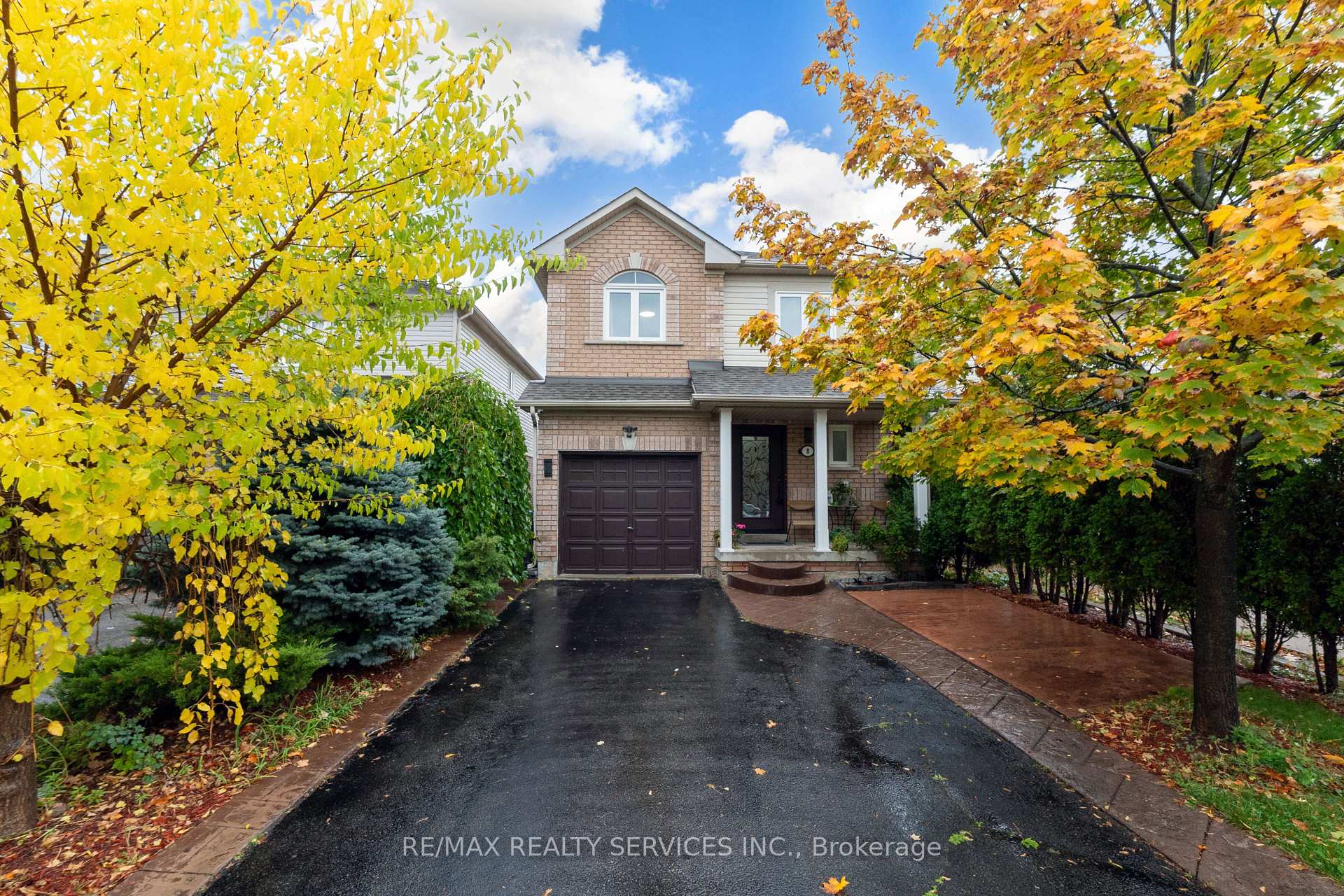 Front of 8 Ridgemore Crescent