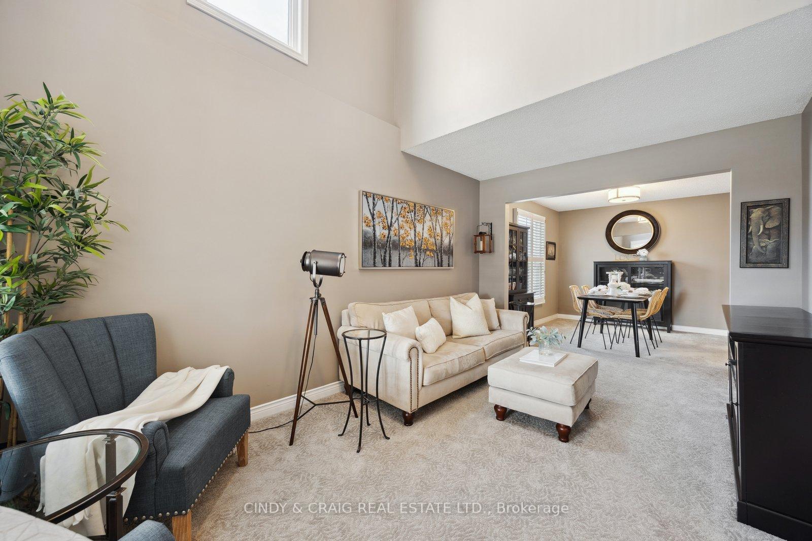 Photo 3 of 47 Granville Drive, Clarington, Courtice — HOMEH