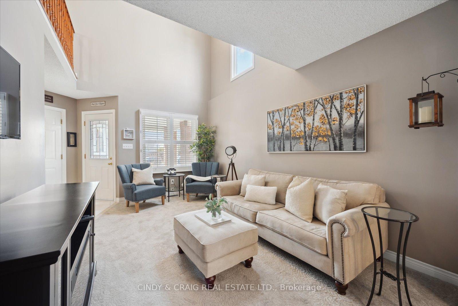 Photo 4 of 47 Granville Drive, Clarington, Courtice — HOMEH