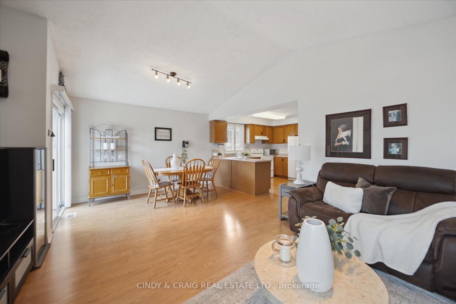 Photo 6 of 47 Granville Drive, Clarington, Courtice — HOMEH