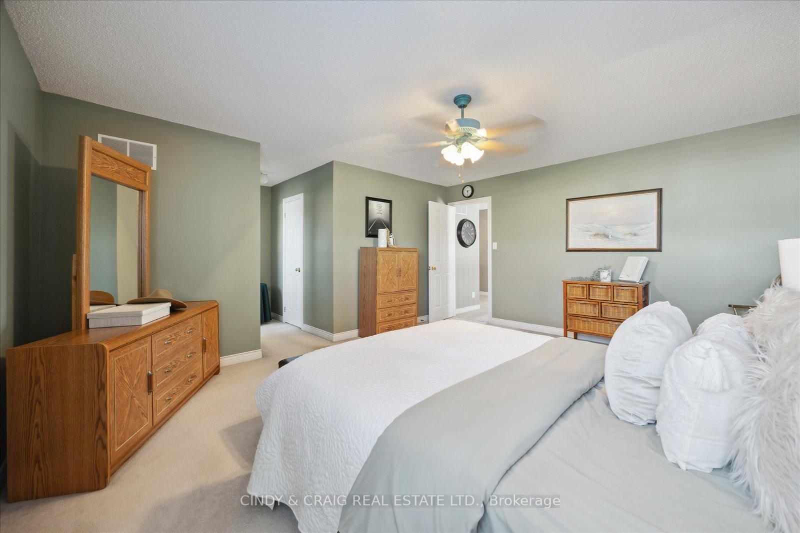 Photo 13 of 47 Granville Drive, Clarington, Courtice — HOMEH