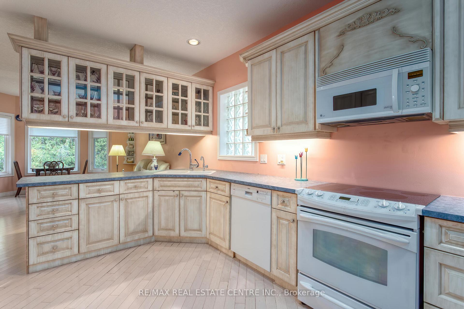 Photo 7 of 271 Riverview Place, Guelph, Riverside Park — HOMEH
