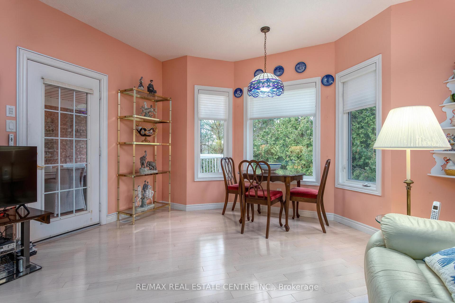 Photo 9 of 271 Riverview Place, Guelph, Riverside Park — HOMEH