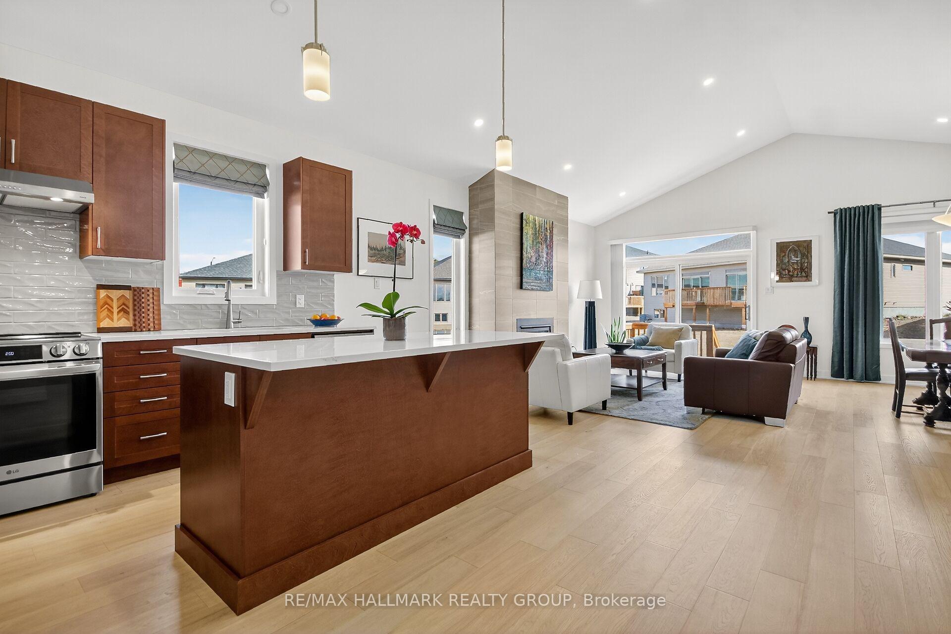 Photo 2 of 252 O'Donovan Drive, Carleton Place — HOMEH