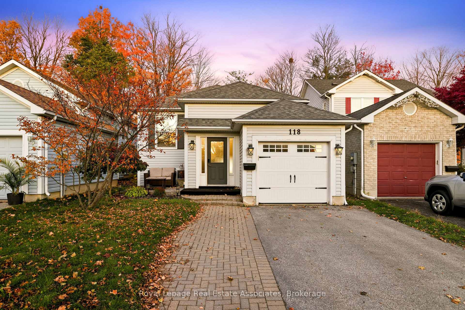 Photo 2 of 118 Copeman Crescent, Barrie, Painswick North — HOMEH