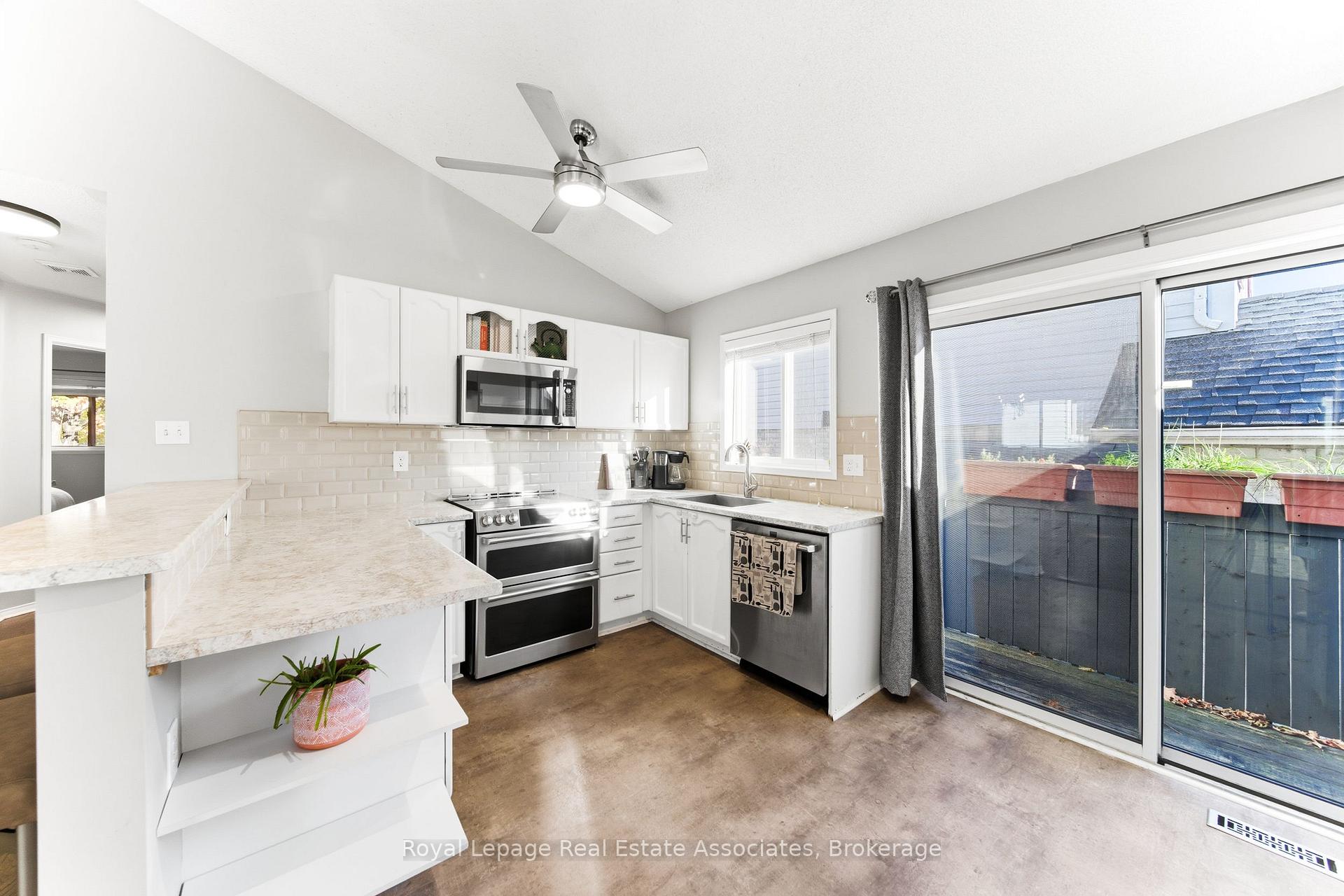 Photo 15 of 118 Copeman Crescent, Barrie, Painswick North — HOMEH