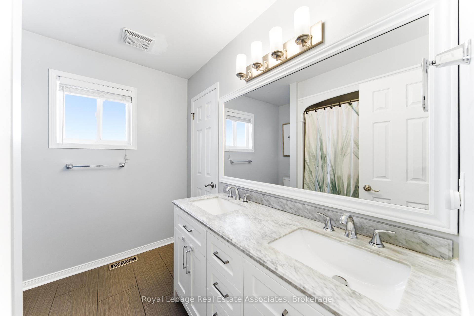Photo 20 of 118 Copeman Crescent, Barrie, Painswick North — HOMEH