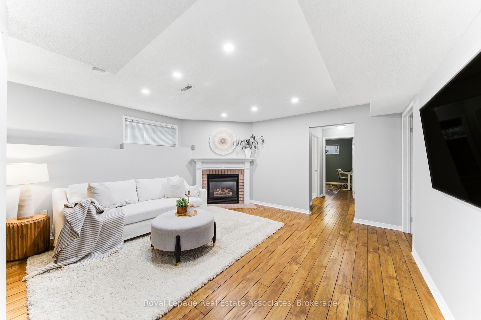 Photo 30 of 118 Copeman Crescent, Barrie, Painswick North — HOMEH