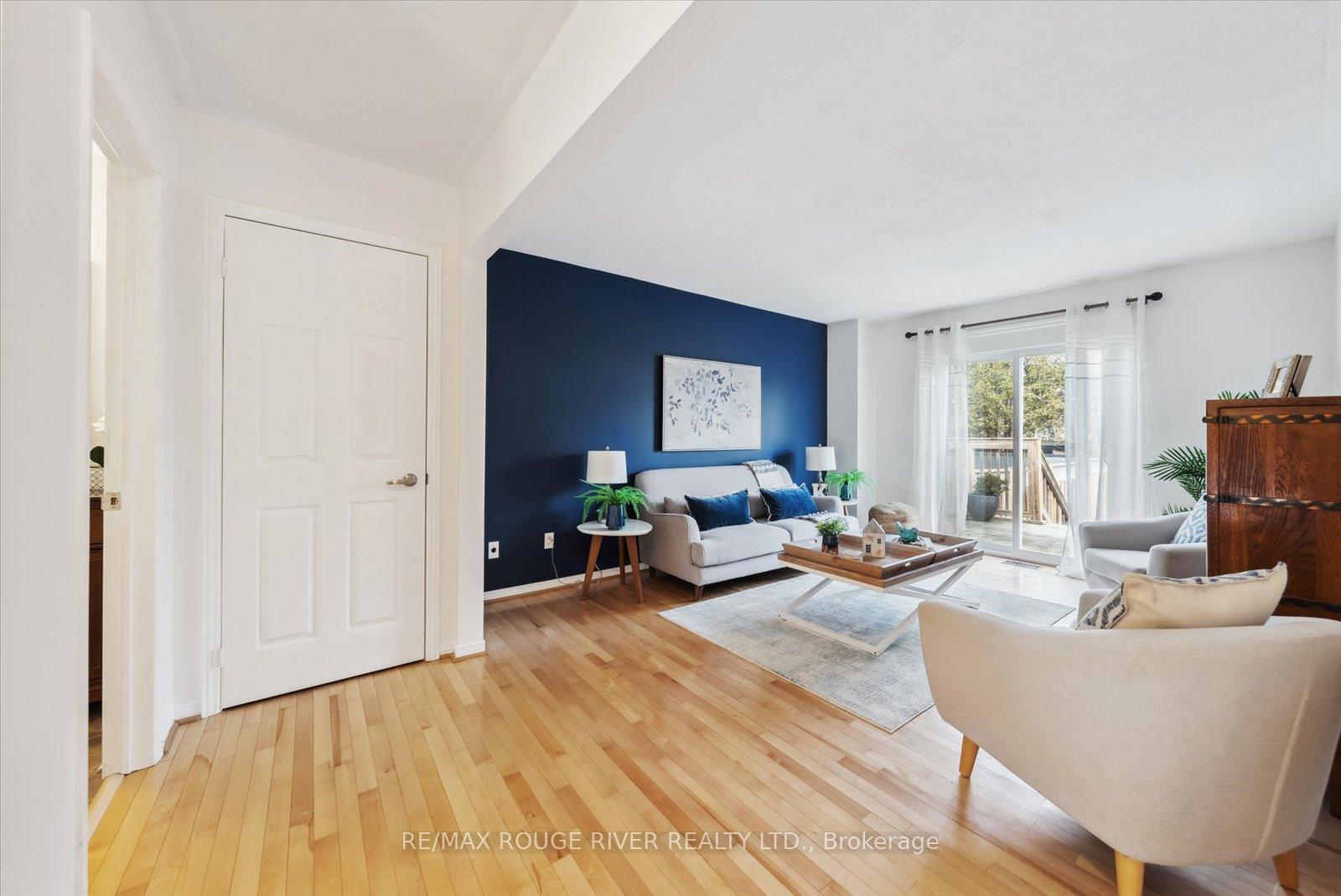 Photo 4 of 6 Fenwick Avenue, Clarington, Bowmanville — HOMEH
