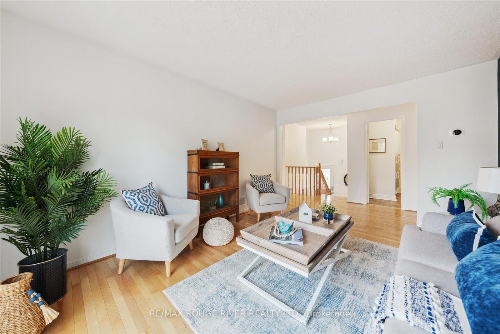 Photo 5 of 6 Fenwick Avenue, Clarington, Bowmanville — HOMEH