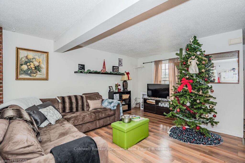 Photo 5 of 748 Scottsdale Dr, Guelph, Kortright West — HOMEH