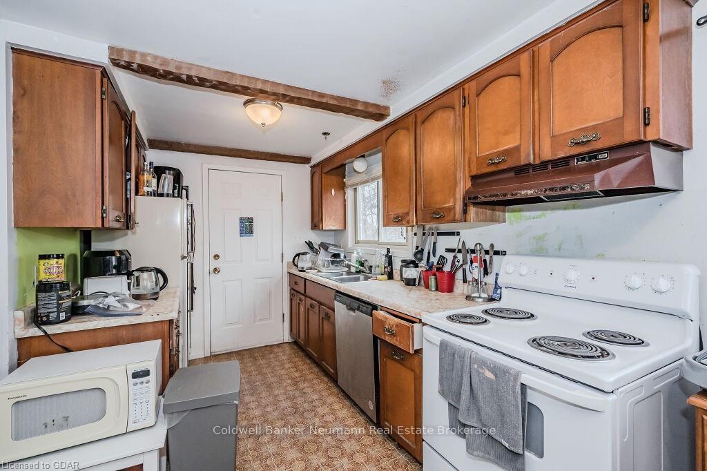 Photo 12 of 748 Scottsdale Dr, Guelph, Kortright West — HOMEH