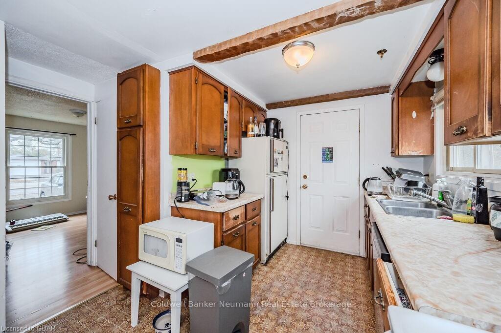 Photo 13 of 748 Scottsdale Dr, Guelph, Kortright West — HOMEH