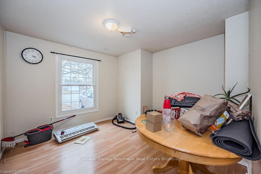 Photo 14 of 748 Scottsdale Dr, Guelph, Kortright West — HOMEH