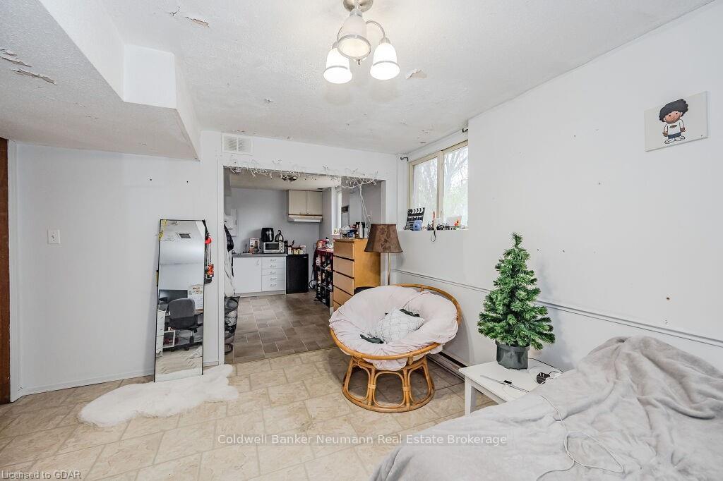 Photo 23 of 748 Scottsdale Dr, Guelph, Kortright West — HOMEH