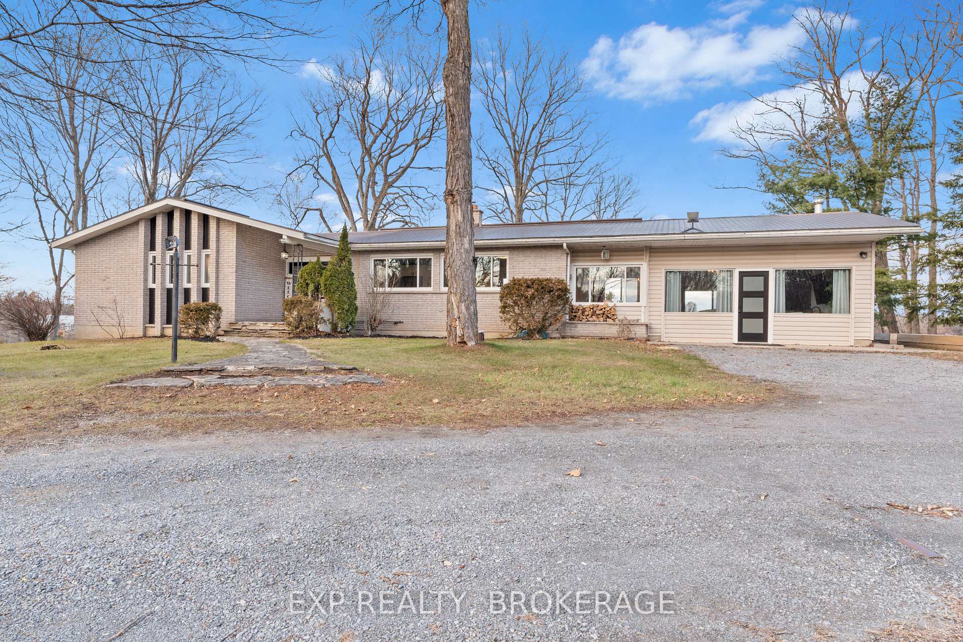 Photo 1 of 4277 Maple Drive, Frontenac, Frontenac South — HOMEH