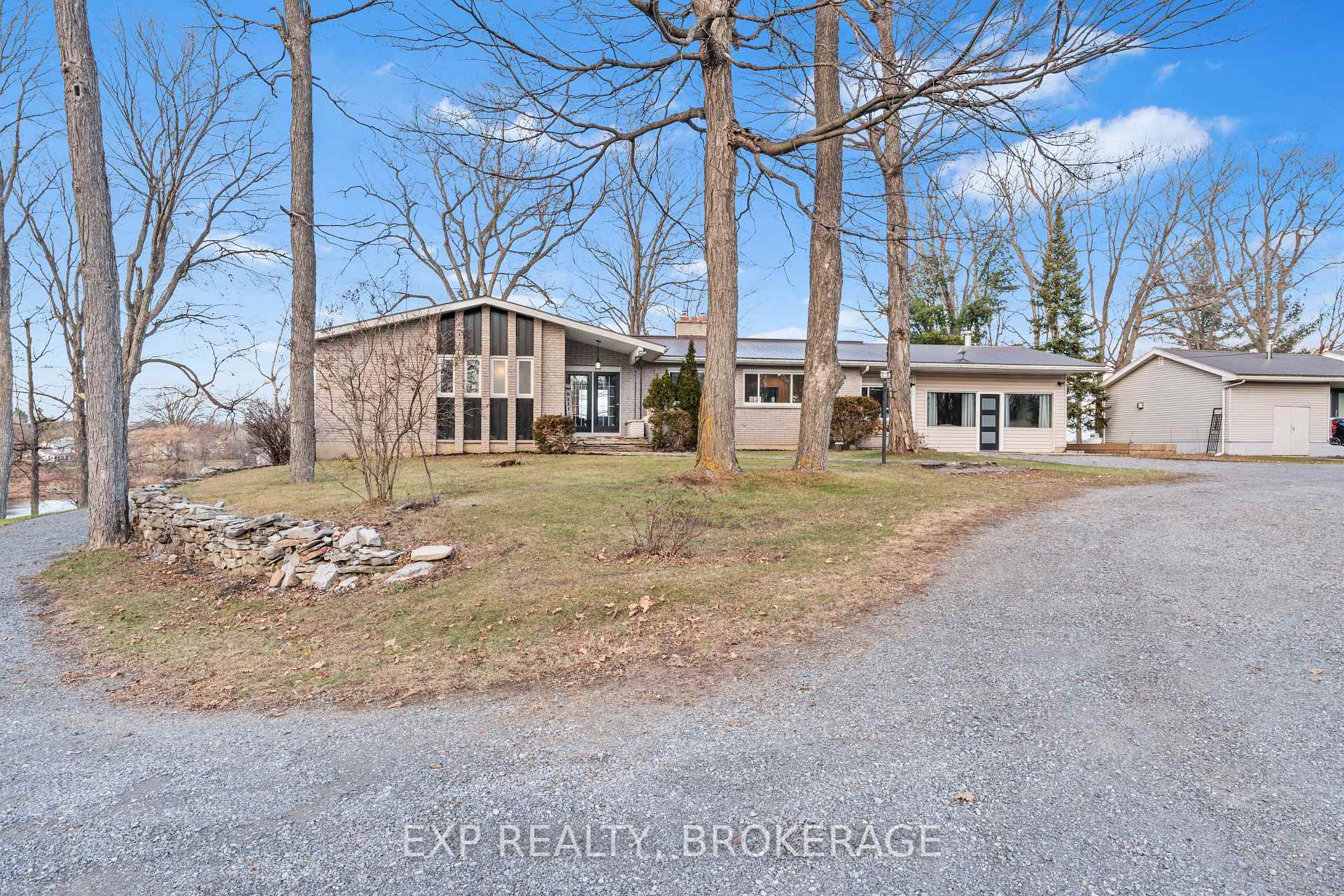 Photo 3 of 4277 Maple Drive, Frontenac, Frontenac South — HOMEH