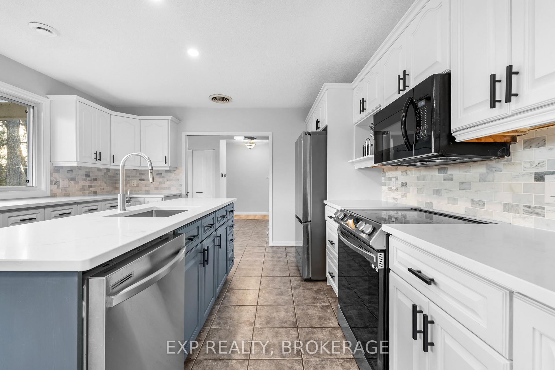 Photo 17 of 4277 Maple Drive, Frontenac, Frontenac South — HOMEH