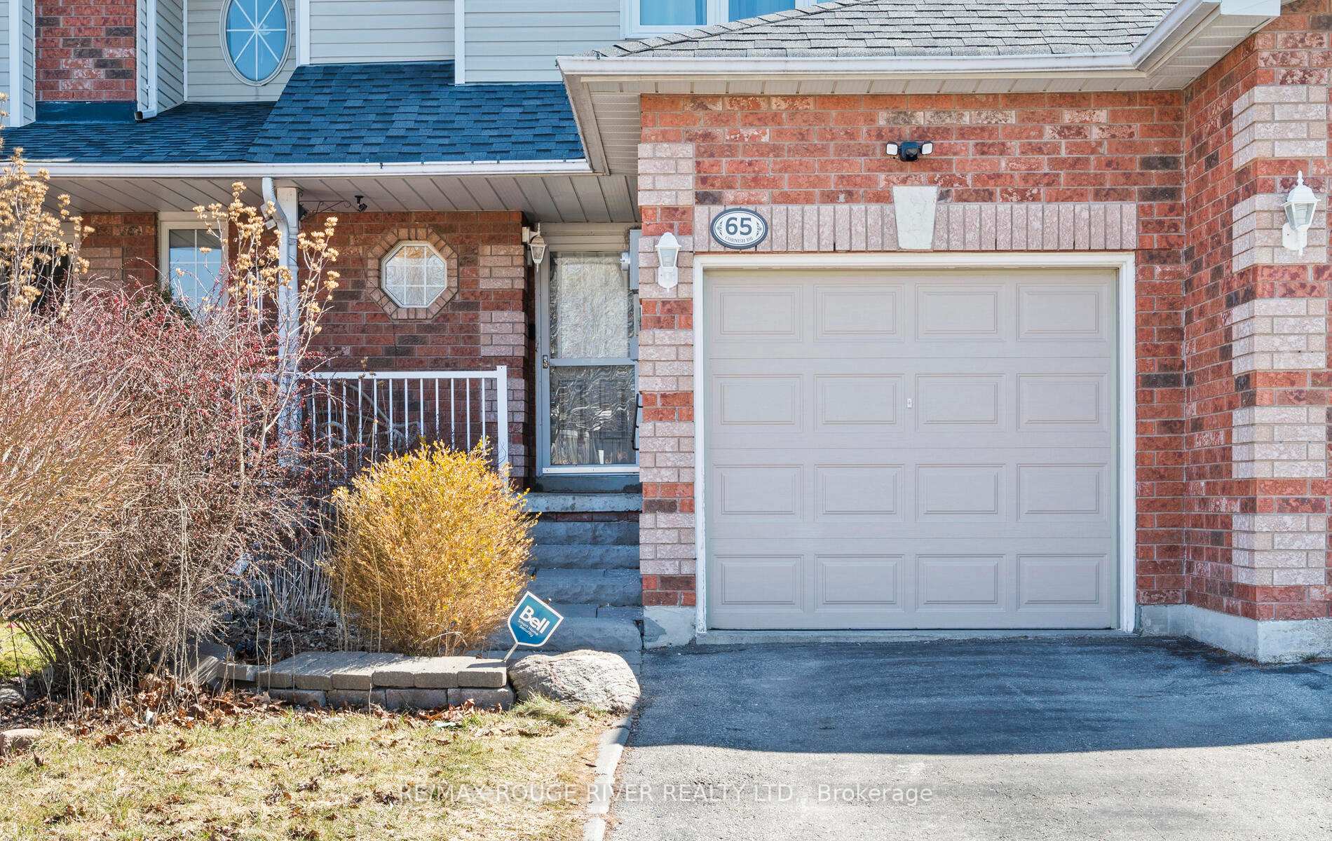 Photo 4 of 65 Cornish Drive, Clarington, Courtice — HOMEH